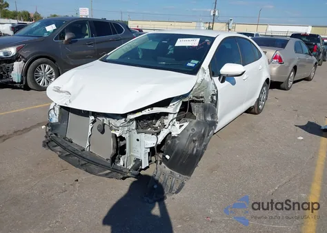 2020 Toyota Corolla Le z USA, uszkodzony, nr VIN 5YFEPRAE4LP131149